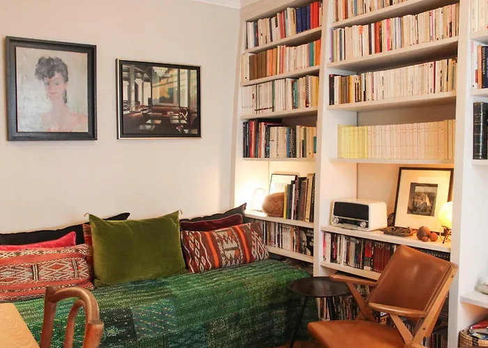 Cozy Nest Near The Marais